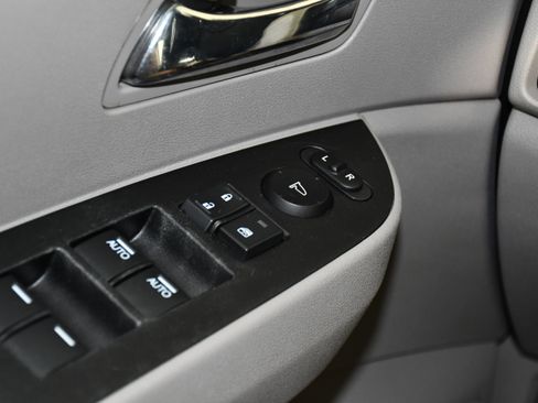 Used 2014 Honda Odyssey EX image 33