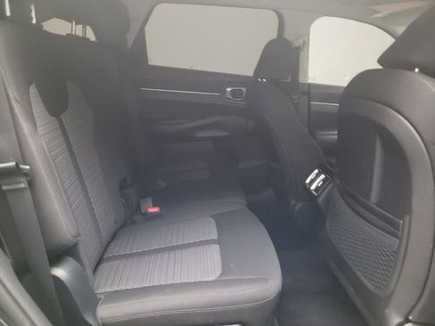 Used 2023 Kia Sorento LX FWD image 19