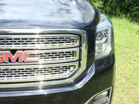 Used 2017 GMC Yukon SLT image 36