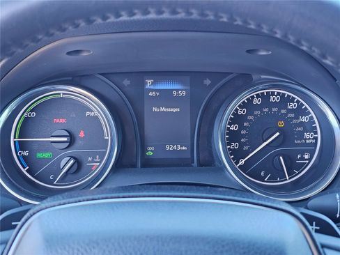 Used 2020 Toyota Camry SE FWD image 22