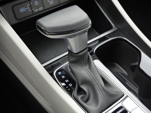 Certified 2025 Hyundai Tucson SE image 25