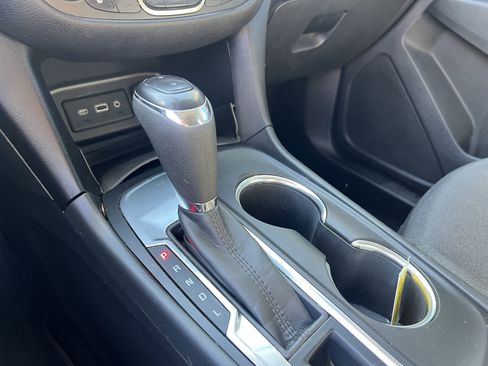 Used 2020 Chevrolet Equinox LT image 11