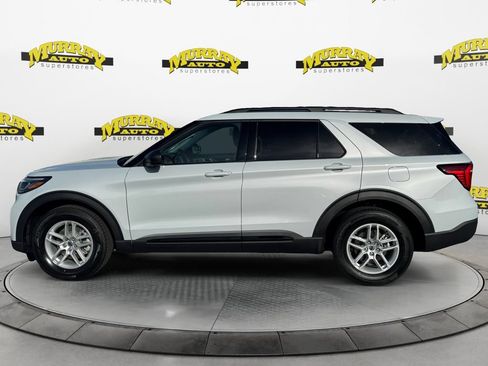 New 2026 Ford Explorer Active RWD image 2