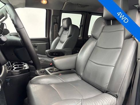 Used 2020 Chevrolet Express 2500 Extended w/ Enhanced Convenience Package RWD image 17