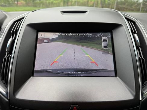 Used 2019 Ford Edge Titanium AWD/4WD image 18