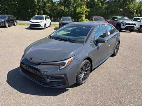 Used 2026 Toyota Corolla SE w/ SE Package FWD image 2