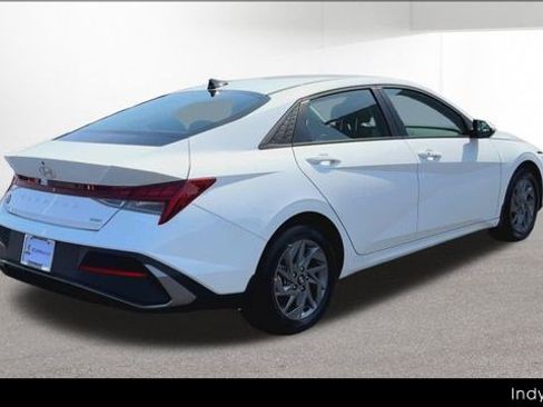 Used 2025 Hyundai Elantra Hybrid FWD image 74