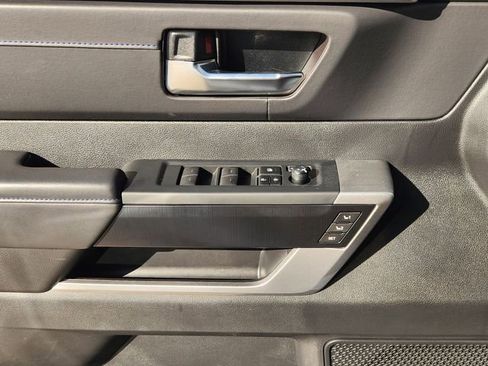 Used 2025 Toyota Sequoia Platinum image 17