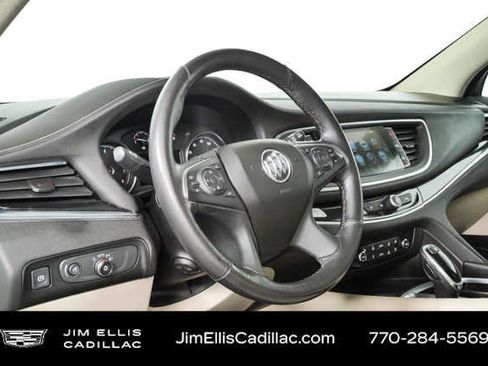 Used 2018 Buick Enclave Premium w/ Experience Buick Package FWD image 4