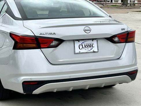Used 2024 Nissan Altima 2.5 SV image 6