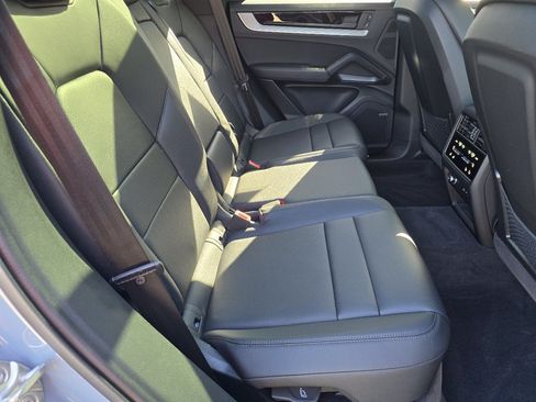 Certified 2026 Porsche Cayenne AWD/4WD image 13