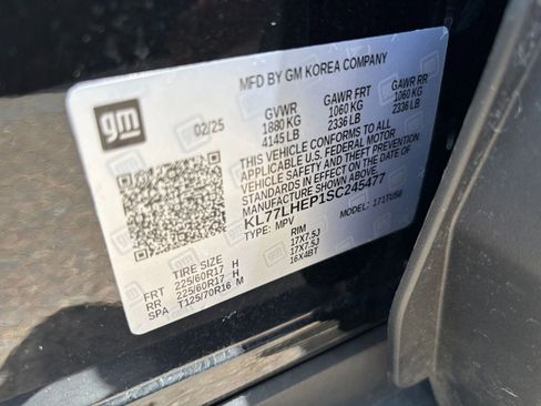 Used 2025 Chevrolet Trax LT FWD image 28