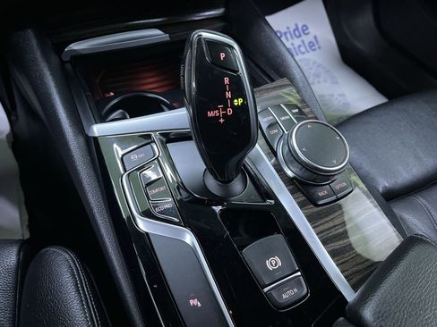 Used 2018 BMW 530i xDrive image 25