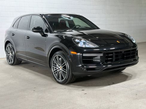 Certified 2023 Porsche Cayenne Turbo AWD/4WD image 6