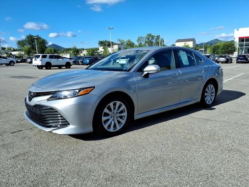 Used 2020 Toyota Camry LE w/ Convenience Package AWD/4WD image 9