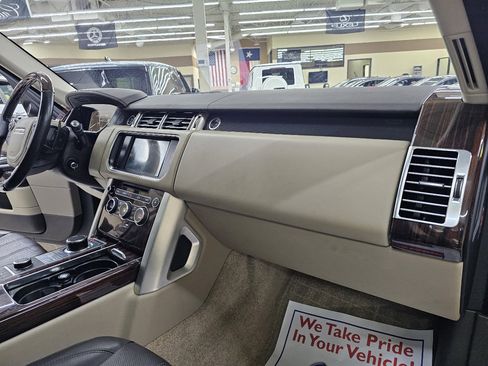 Used 2016 Land Rover Range Rover HSE image 22