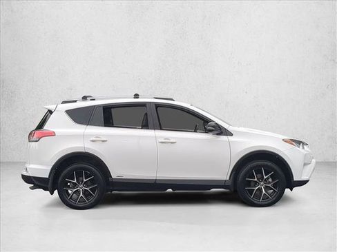 Used 2018 Toyota RAV4 SE AWD/4WD image 12