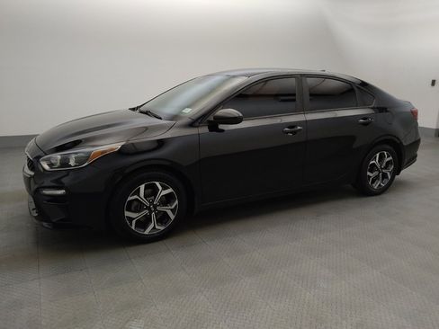 Used 2019 Kia Forte LXS FWD image 2