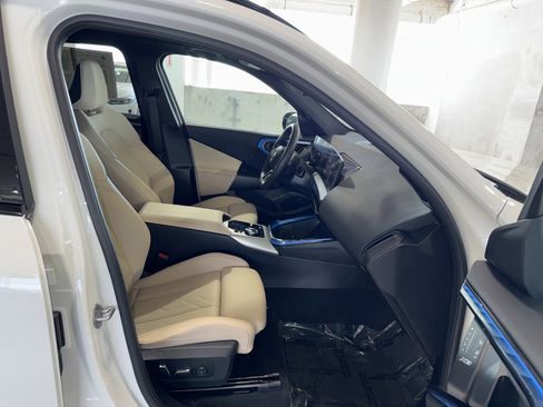 Used 2025 BMW X3 xDrive30i w/ M Sport Package image 11