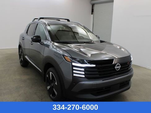 New 2026 Nissan Kicks SR w/ Cold Weather Package image 5