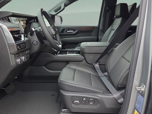 New 2026 GMC Yukon XL Denali w/ Denali Reserve Package AWD/4WD image 9