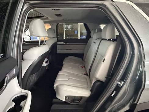 Used 2024 Hyundai Palisade SEL FWD image 11
