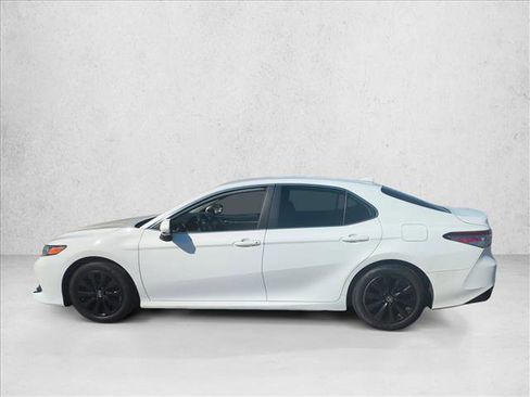 Used 2019 Toyota Camry LE FWD image 9