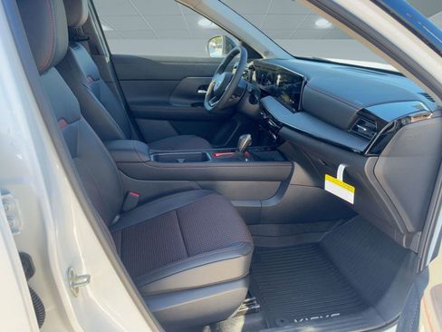 New 2026 Nissan Kicks SR image 28