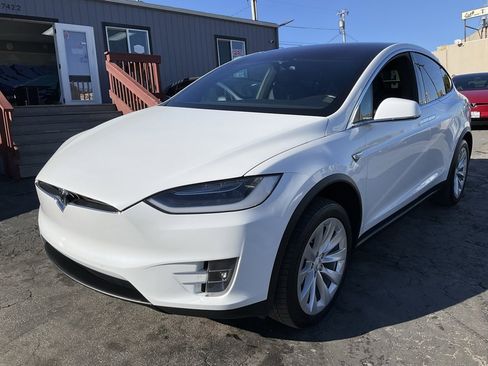 Used 2016 Tesla Model X 90D image 95