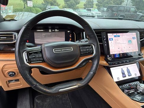 Used 2025 Jeep Grand Wagoneer Series III w/ Rear Seat Video Group 1 AWD/4WD image 30