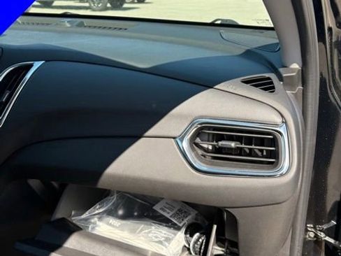 Used 2024 Chevrolet Equinox LT w/ LPO, Floor Liner Package FWD image 31