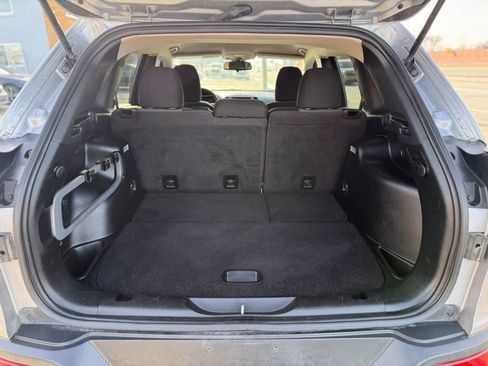 Used 2014 Jeep Cherokee Altitude w/ Cold Weather Group image 16