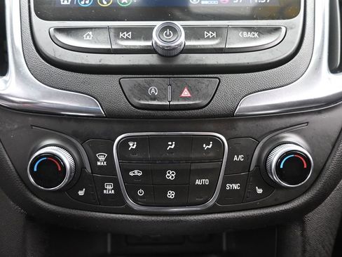 Used 2023 Chevrolet Equinox LT image 16