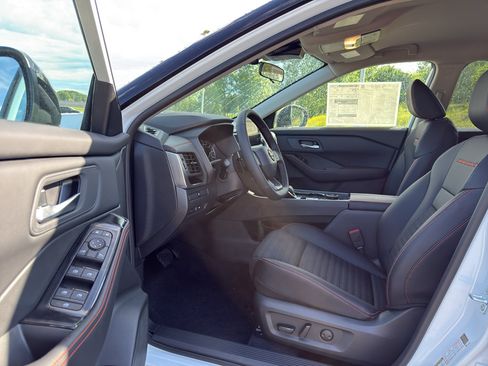 New 2026 Nissan Rogue SV AWD/4WD image 11