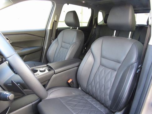 Used 2024 Nissan Rogue Platinum w/ Platinum Premium Package image 11