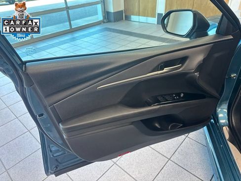 Used 2025 Toyota Camry SE w/ Convenience Package FWD image 11