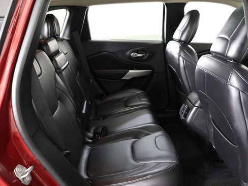 Used 2017 Jeep Cherokee Overland AWD/4WD image 37