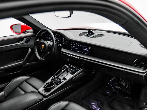 Used 2024 Porsche 911 Carrera w/ Premium Package image 40
