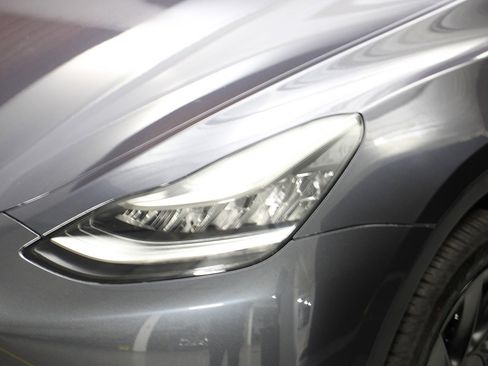 Used 2022 Tesla Model Y Long Range image 4