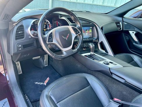 Used 2017 Chevrolet Corvette Stingray Coupe w/ 1LT RWD image 18