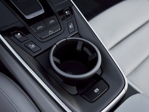 Used 2022 Porsche 911 Turbo S image 63