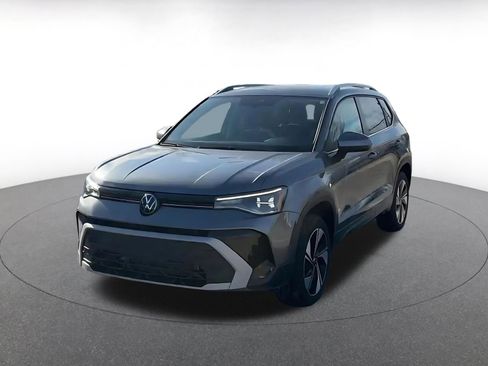 Used 2025 Volkswagen Taos SE image 8