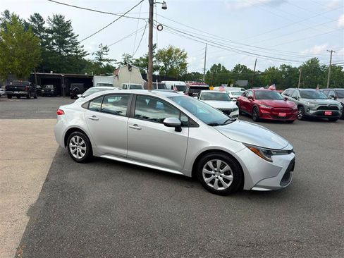 Used 2022 Toyota Corolla LE FWD image 6
