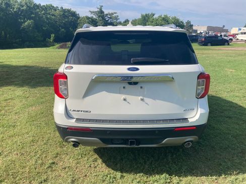 Used 2023 Ford Explorer Limited w/ Limited Technology Package AWD/4WD image 13