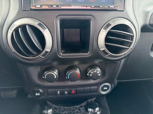 Used 2014 Jeep Wrangler Sport AWD/4WD image 17