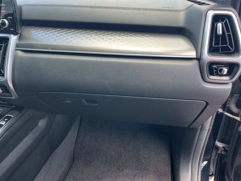 Used 2022 Kia Sorento S FWD image 26