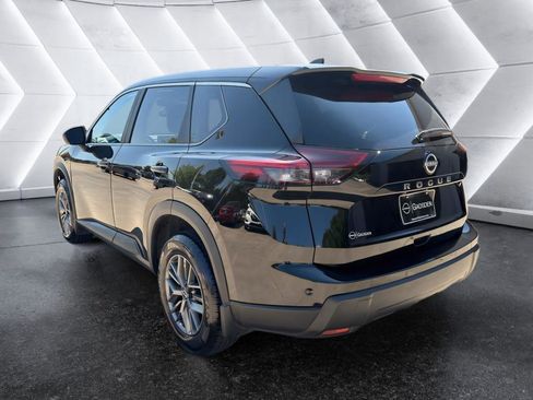 Used 2024 Nissan Rogue S FWD image 5