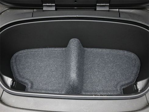 Used 2024 Volvo XC40 Recharge Plus w/ Protection Package Premier image 29