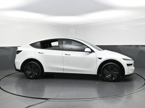 Used 2026 Tesla Model Y Long Range AWD/4WD image 6