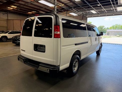 Used 2025 Chevrolet Express 3500 LT w/ LT Preferred Equipment Group RWD image 3